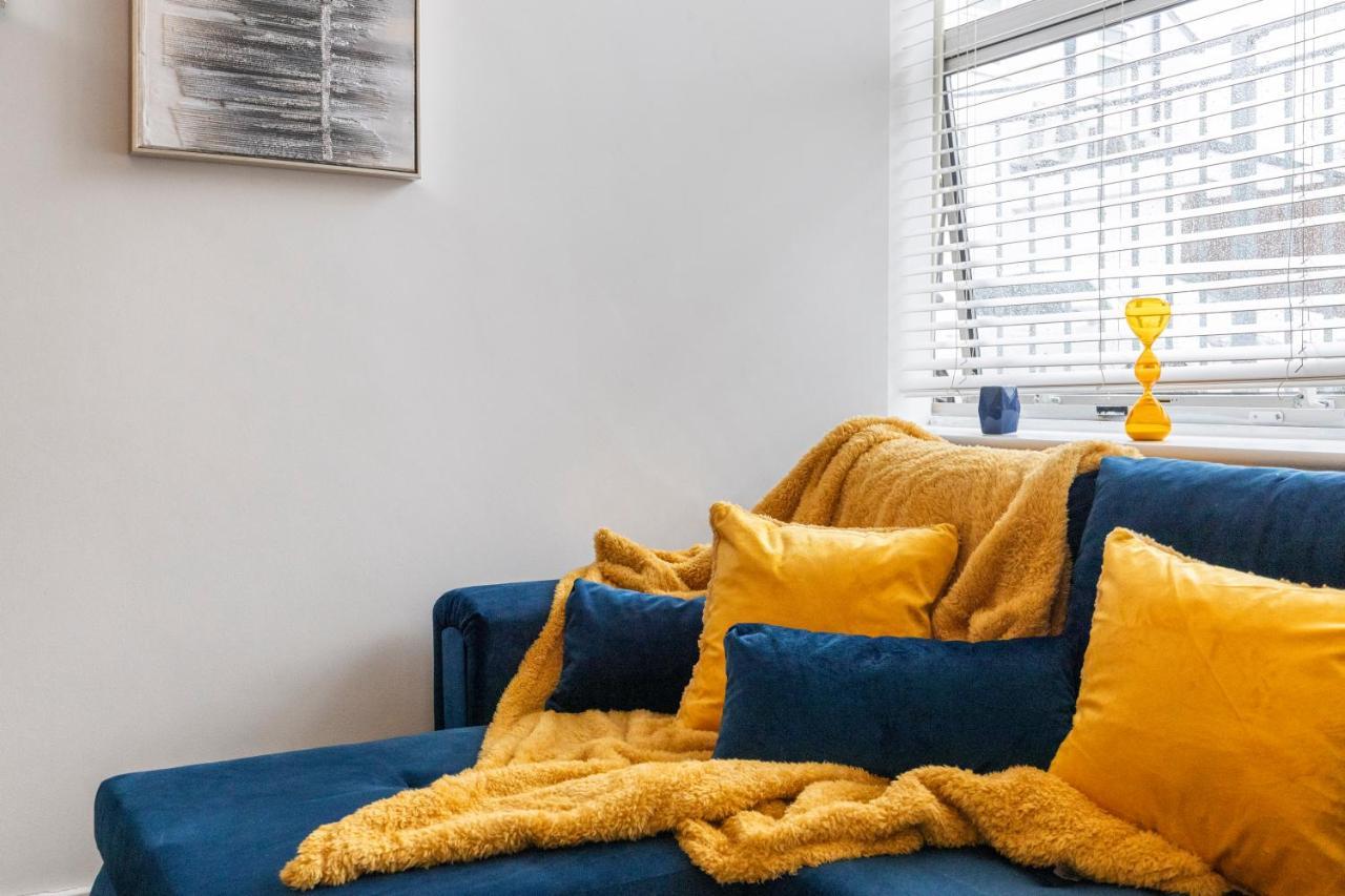 Modern Flat In Central Golders Green London Bagian luar foto