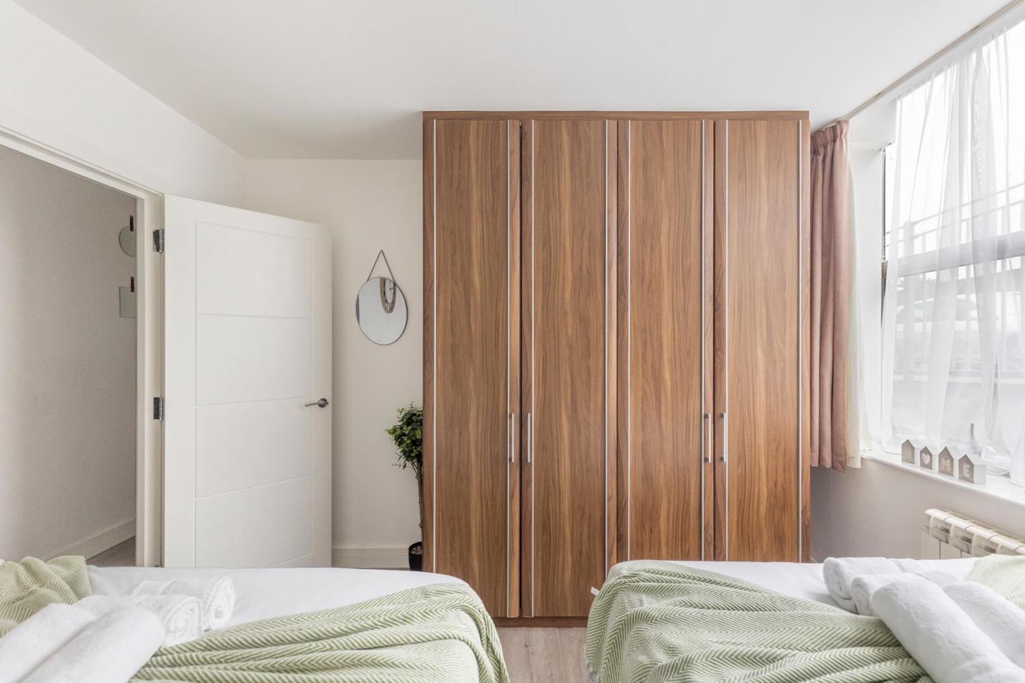 Modern Flat In Central Golders Green London Bagian luar foto