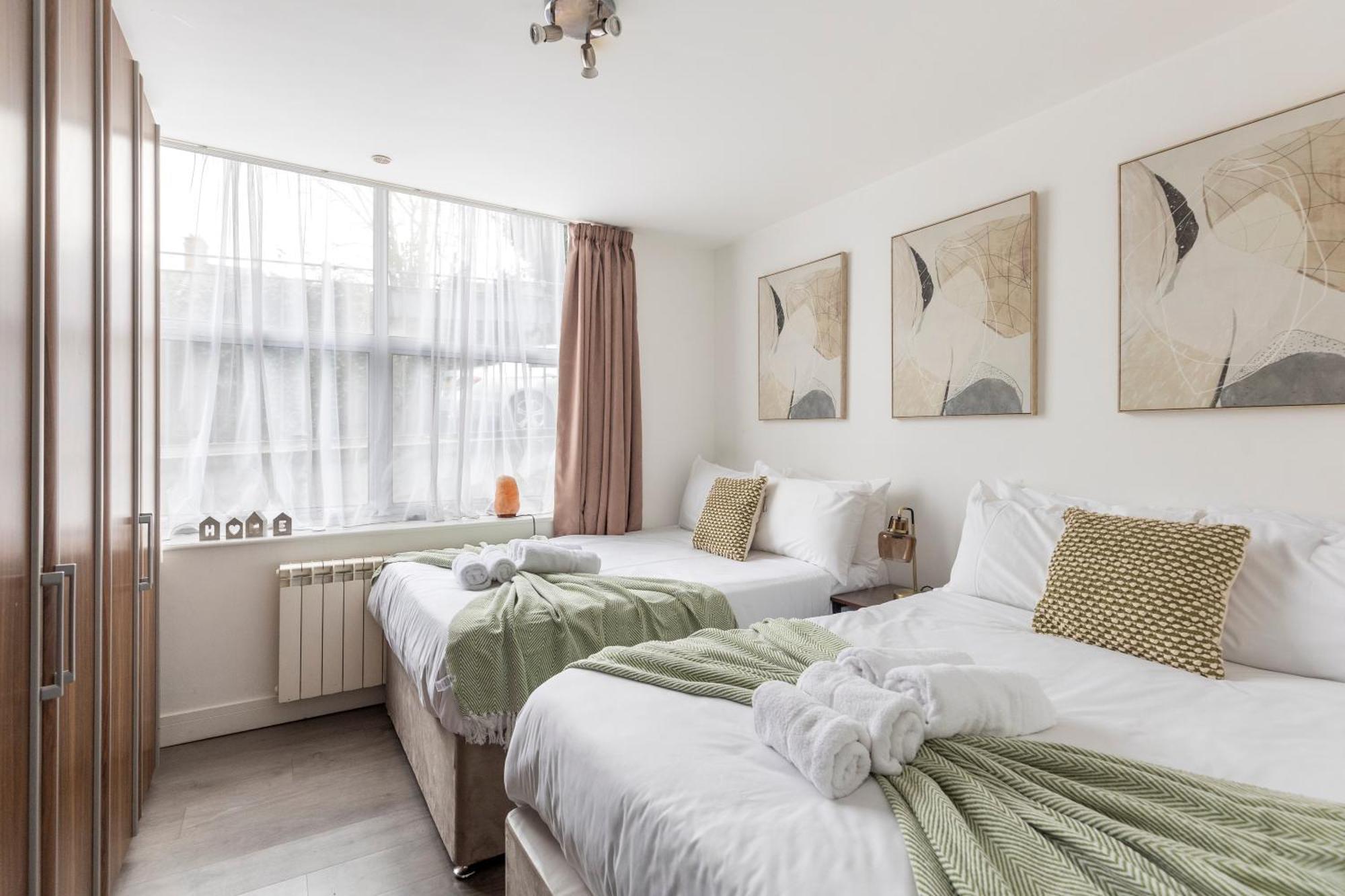 Modern Flat In Central Golders Green London Bagian luar foto